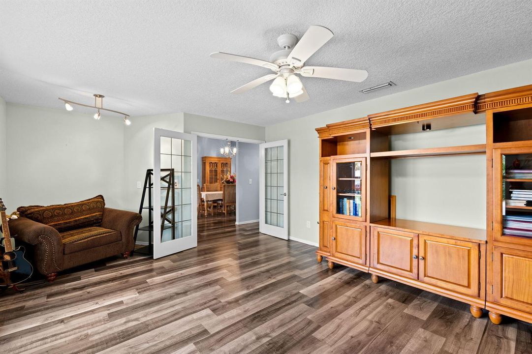 42-web-or-mls-A7404338