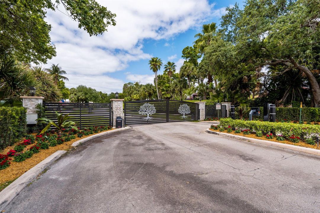 81-web-or-mls-A7404423