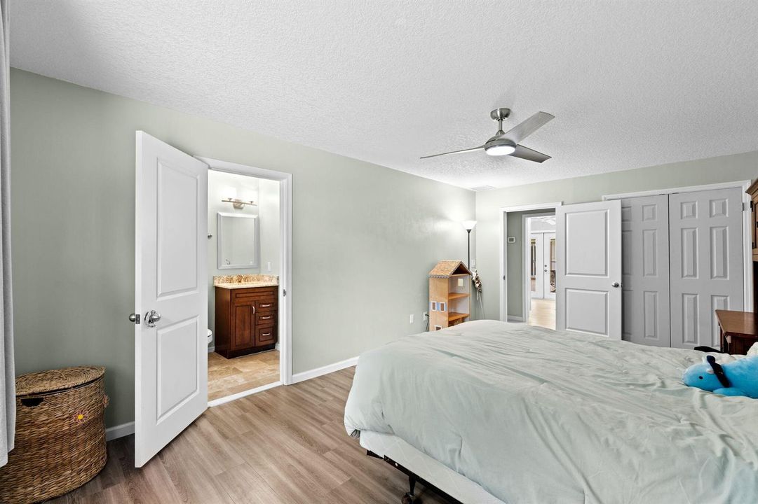 44-web-or-mls-A7404378