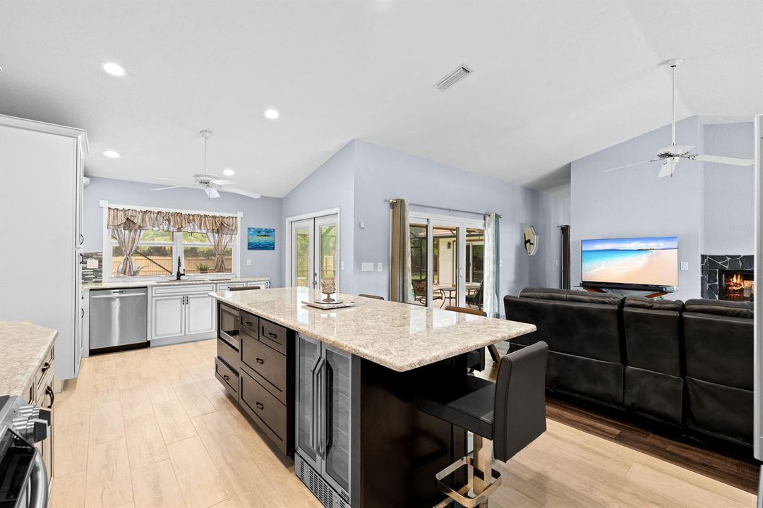 17-web-or-mls-A7404417