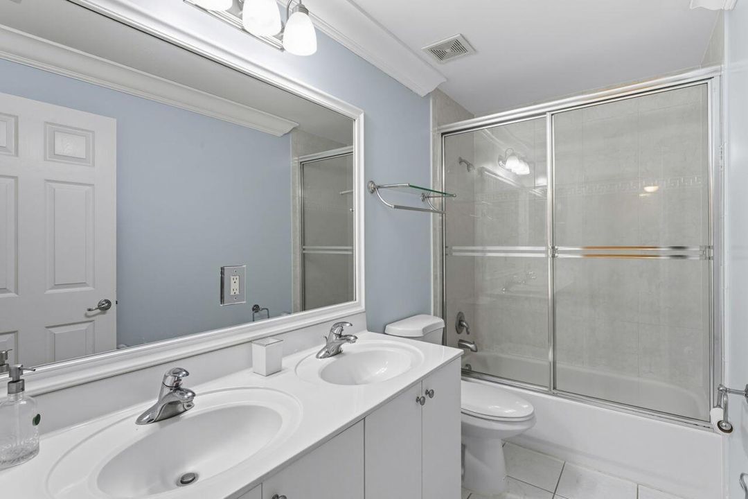 upstairs full bath