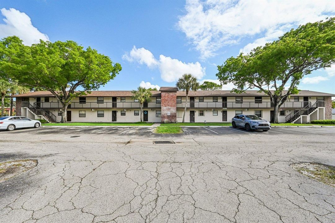 2-web-or-mls-Shakerwood Cir 203-S1804-00