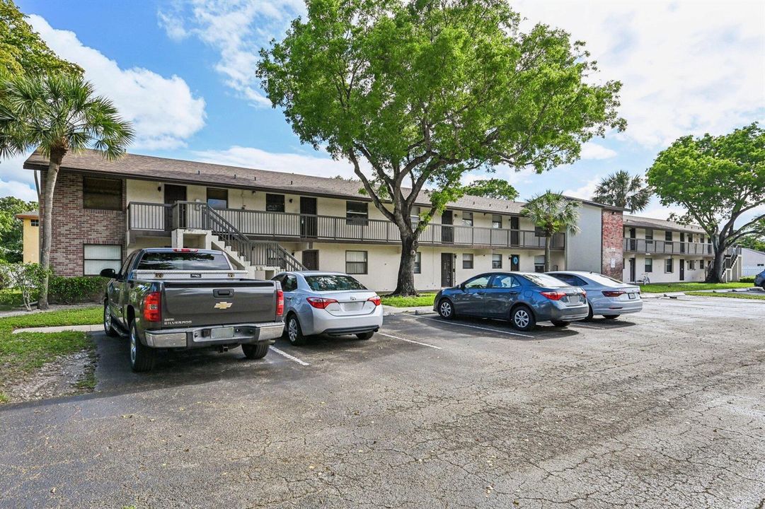 4-web-or-mls-Shakerwood Cir 203-S1804-00