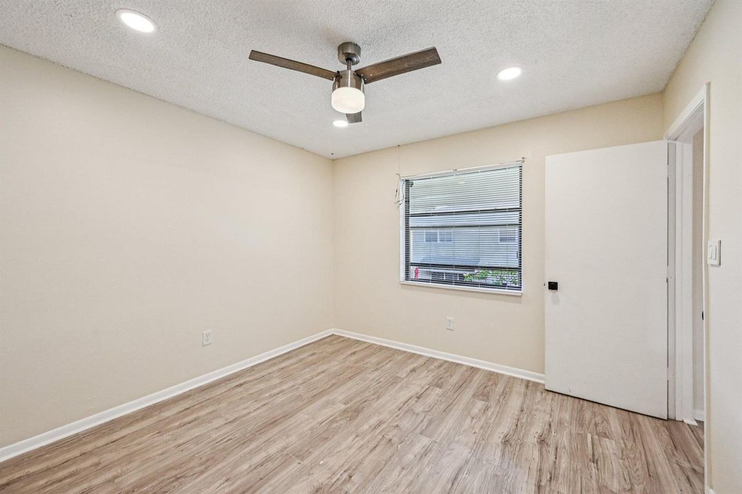 20-web-or-mls-Shakerwood Cir 203-S1804-0