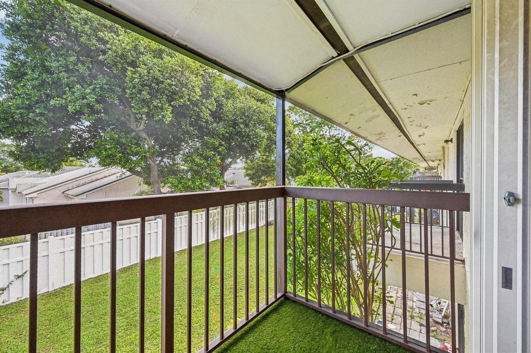 26-web-or-mls-Shakerwood Cir 203-S1804-0
