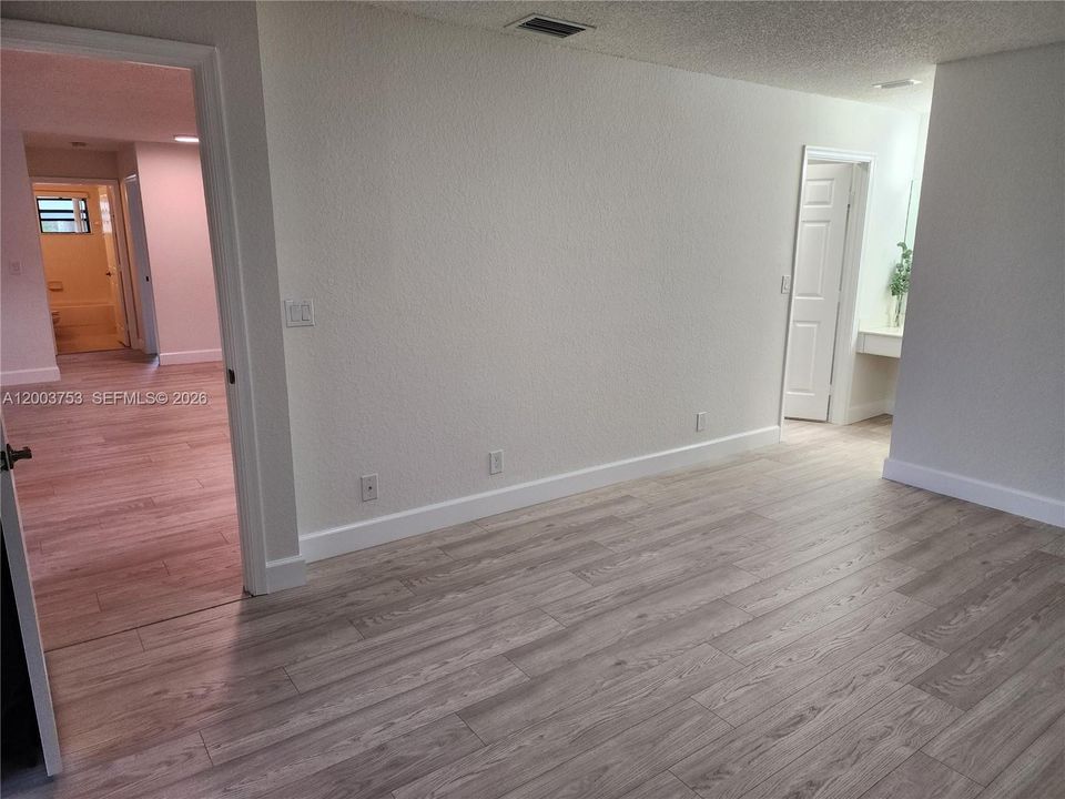 For Sale: $269,900 (3 beds, 2 baths, 1116 Square Feet)