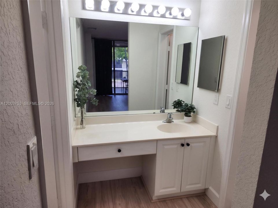 For Sale: $269,900 (3 beds, 2 baths, 1116 Square Feet)