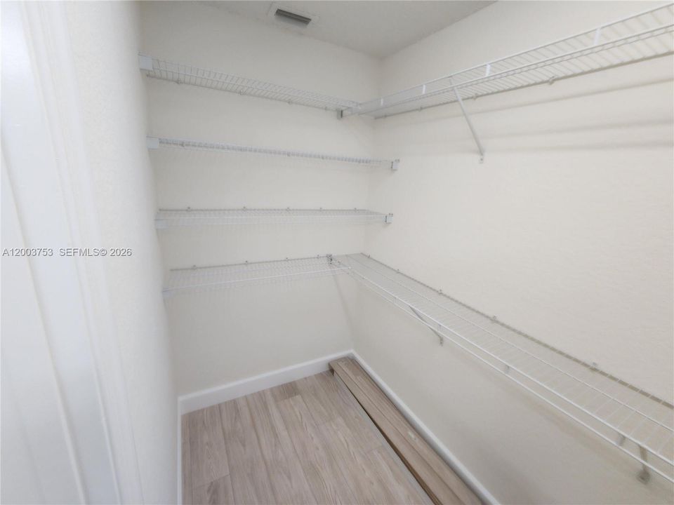 For Sale: $269,900 (3 beds, 2 baths, 1116 Square Feet)