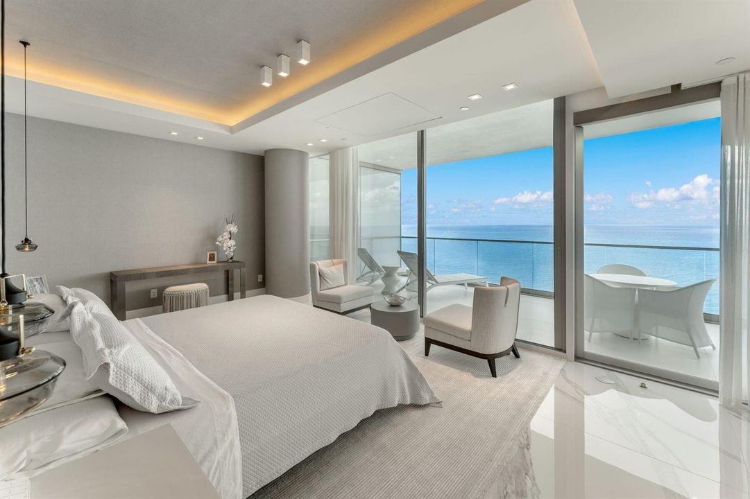 16_10201 Collins Ave_1oakstudio_22