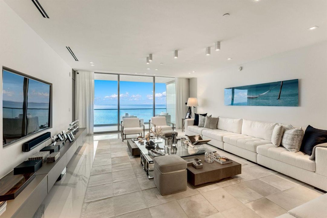 03_10201 Collins Ave_1oakstudio_04