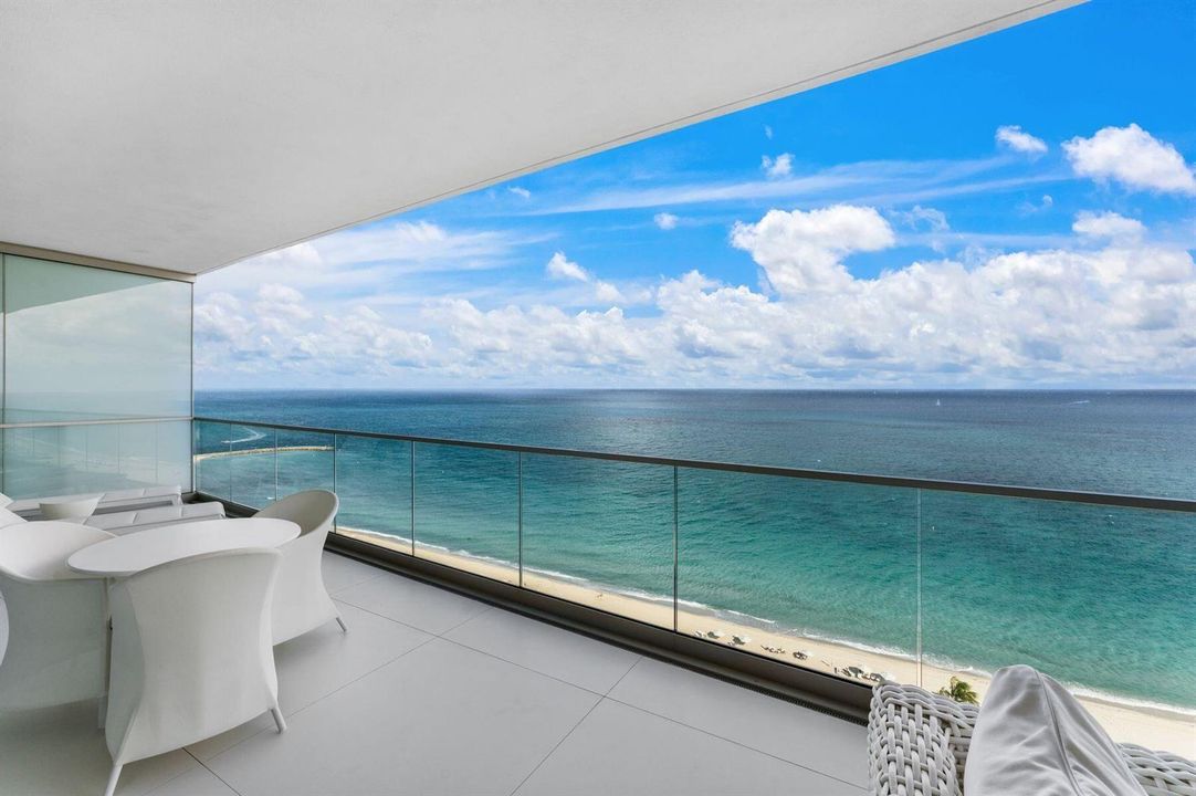 10_10201 Collins Ave_1oakstudio_38