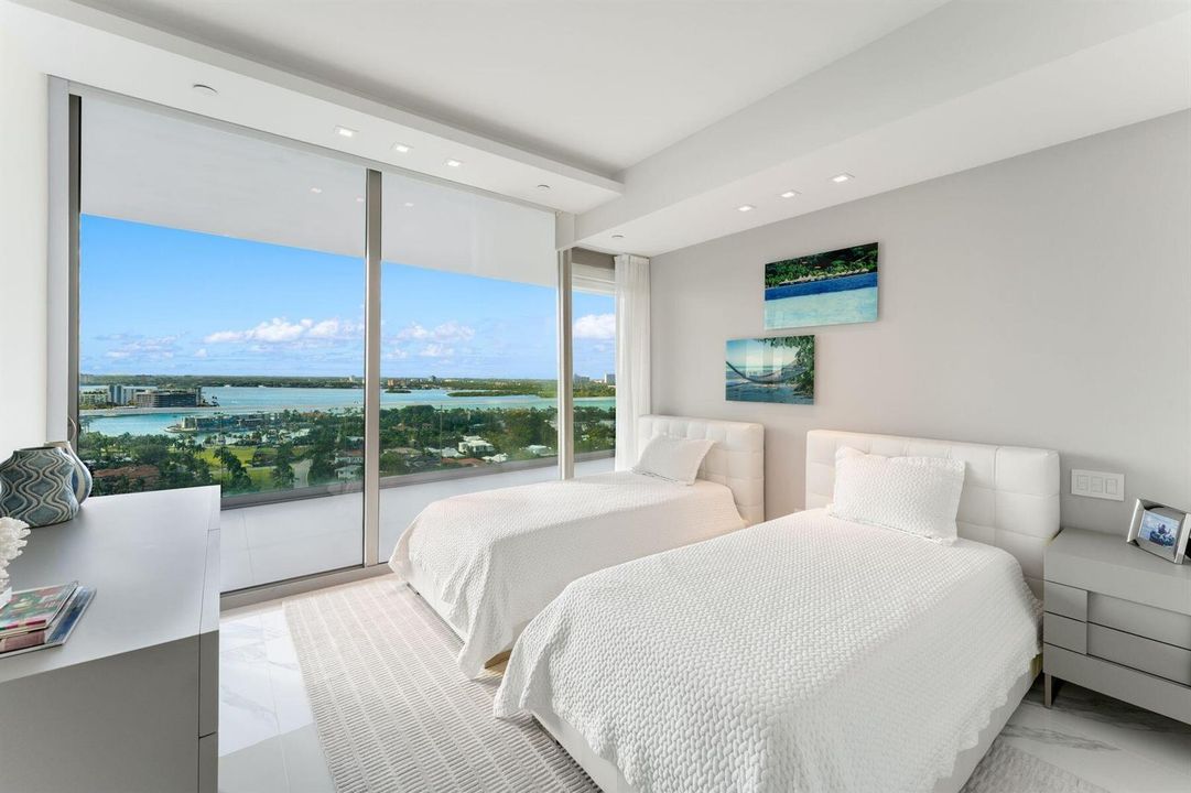33_10201 Collins Ave_1oakstudio_28