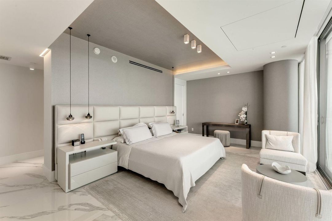 18_10201 Collins Ave_1oakstudio_20