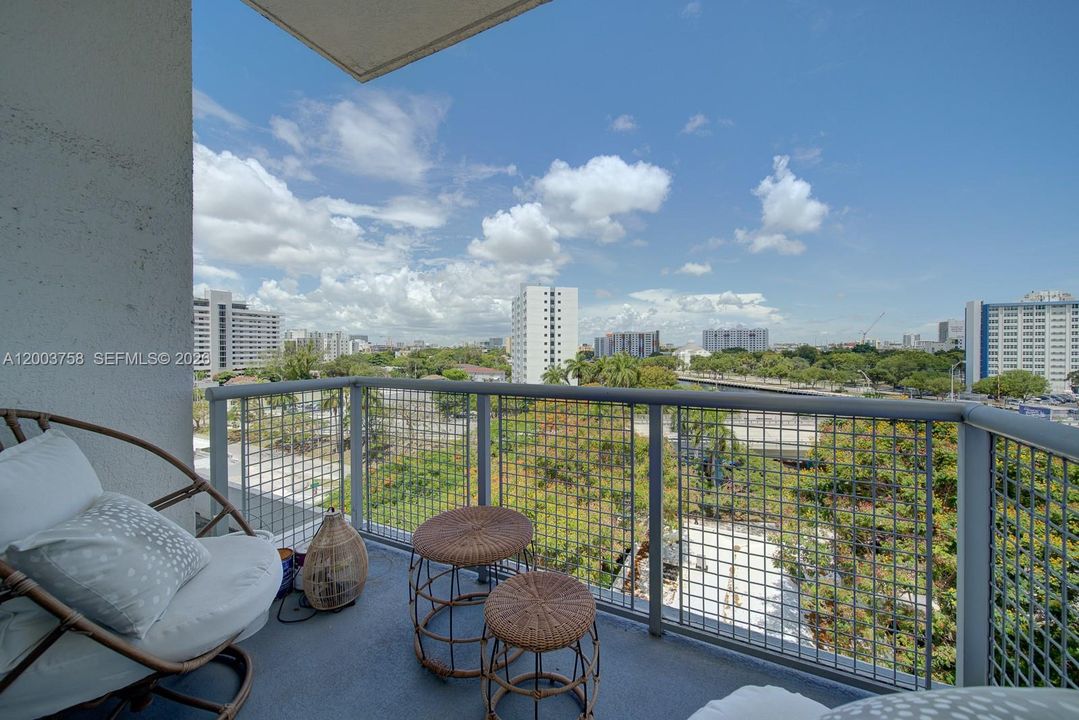 En Venta: $275,000 (1 camas, 1 baños, 696 Pies cuadrados)