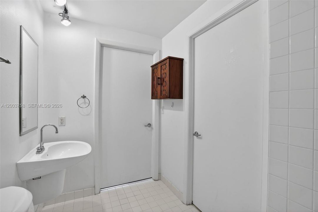 En Venta: $275,000 (1 camas, 1 baños, 696 Pies cuadrados)