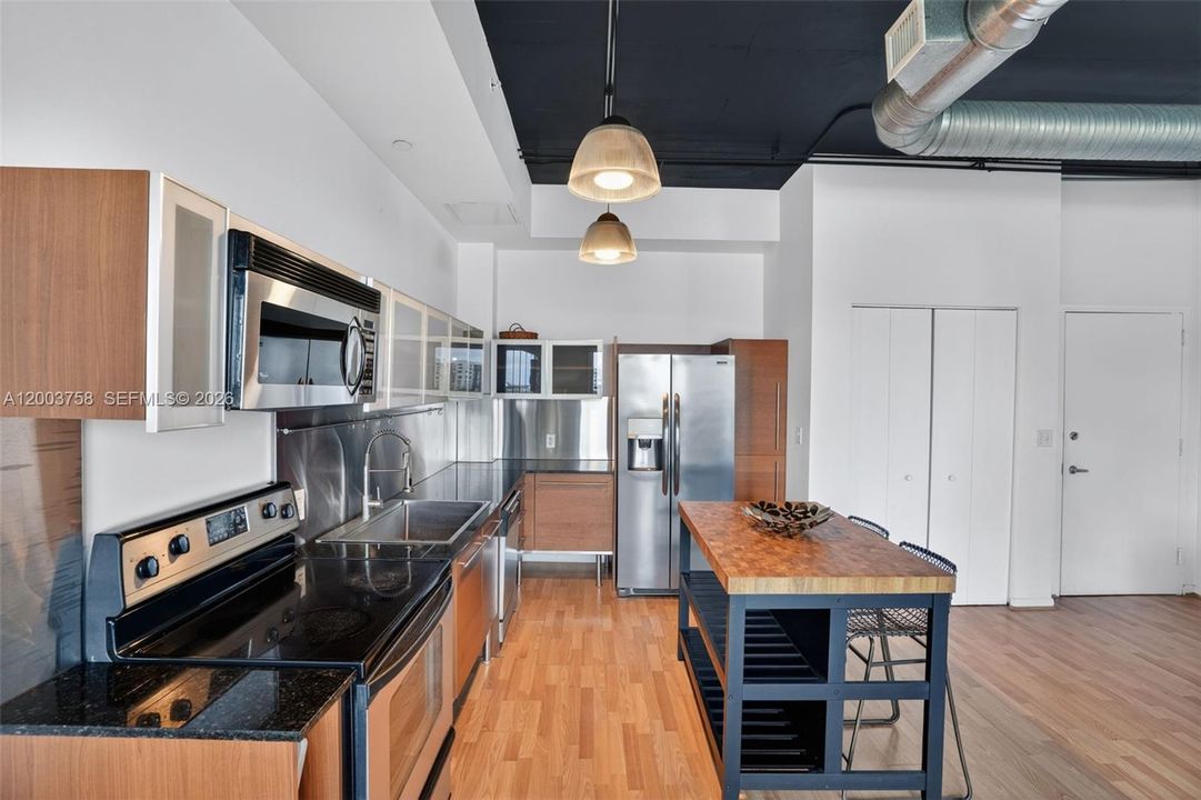 En Venta: $275,000 (1 camas, 1 baños, 696 Pies cuadrados)