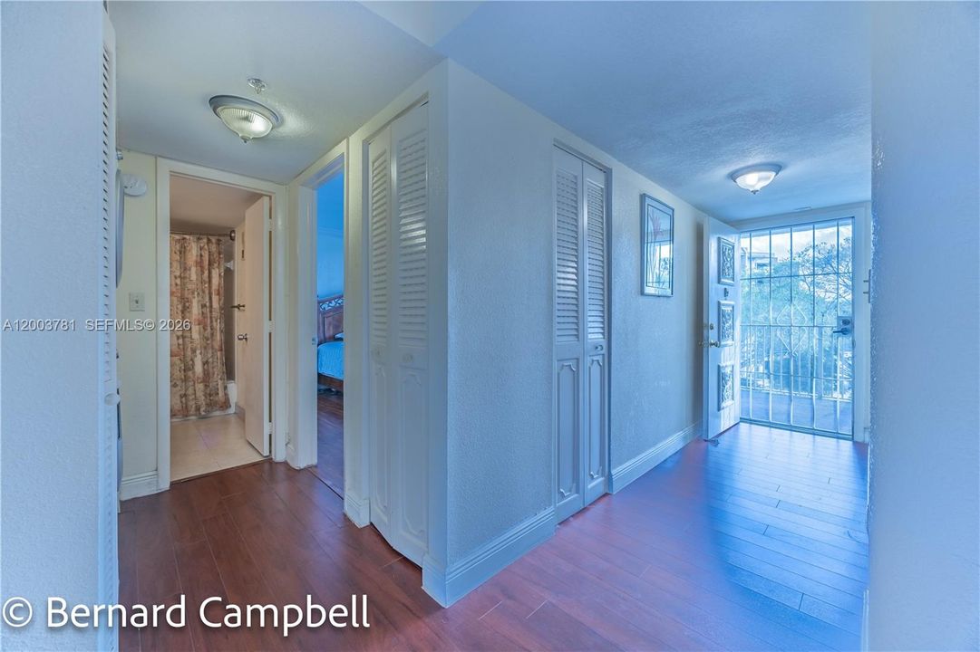 For Sale: $103,000 (2 beds, 2 baths, 1260 Square Feet)