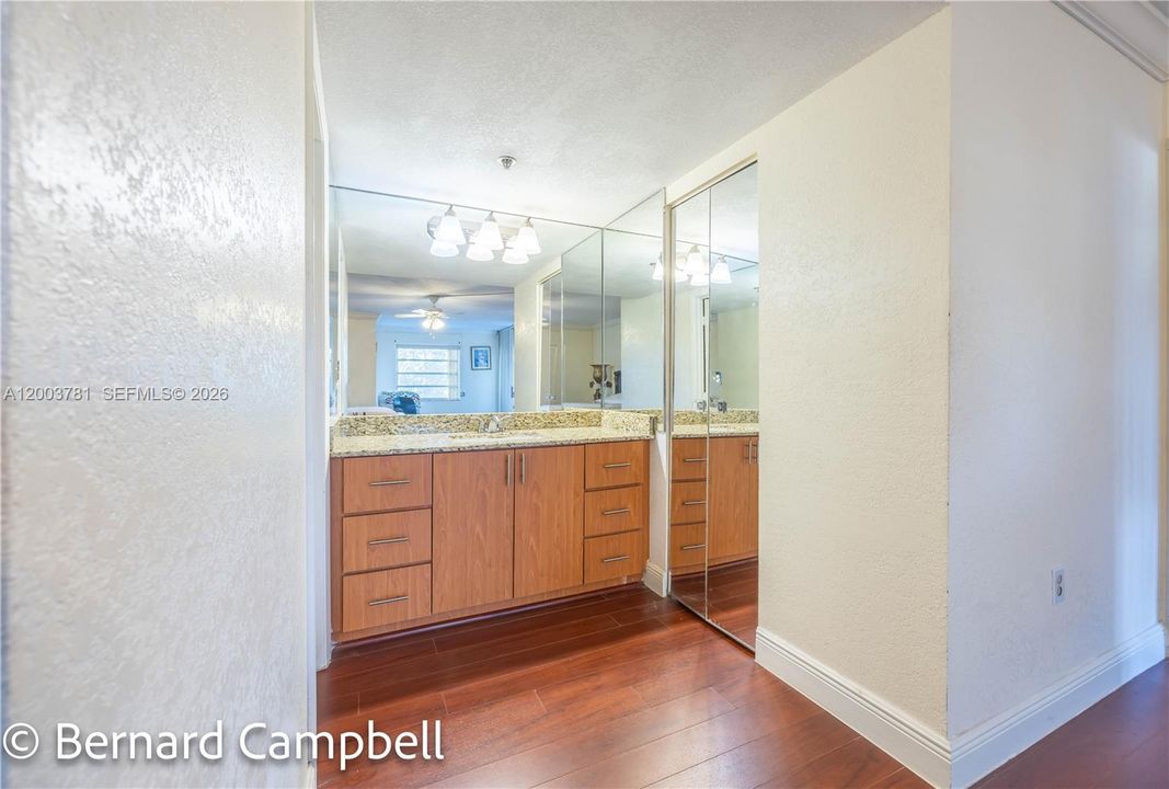 For Sale: $103,000 (2 beds, 2 baths, 1260 Square Feet)