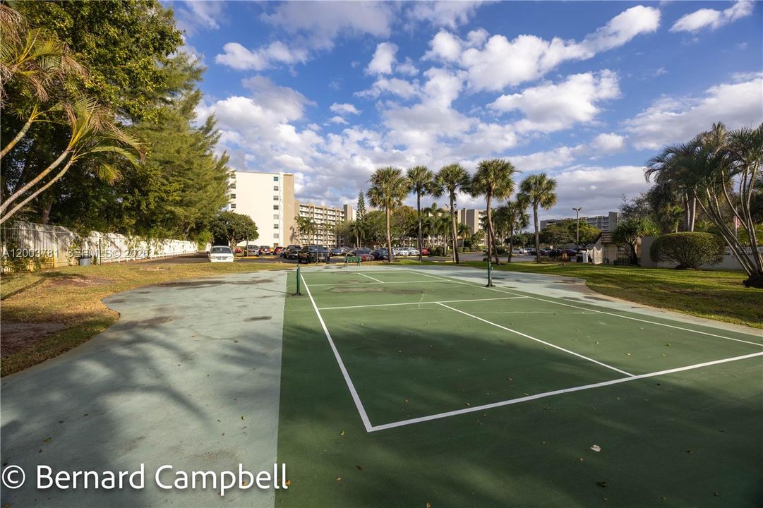 For Sale: $103,000 (2 beds, 2 baths, 1260 Square Feet)