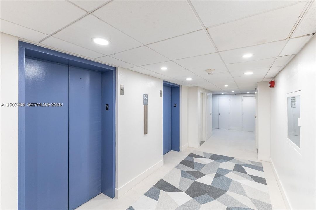 ELEVATOR FOYER
