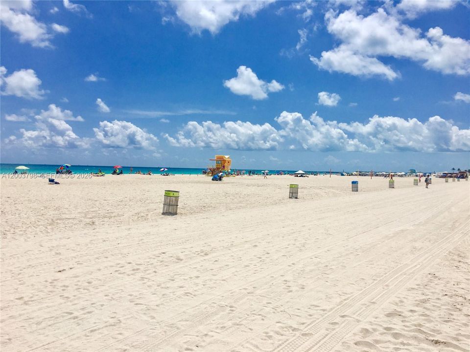For Sale: $385,000 (1 beds, 1 baths, 410 Square Feet)