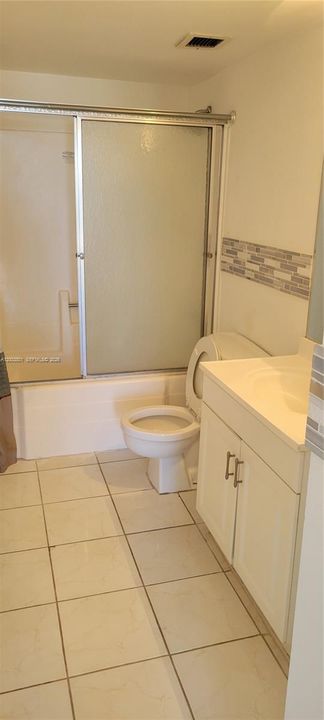 For Sale: $150,000 (1 beds, 1 baths, 740 Square Feet)