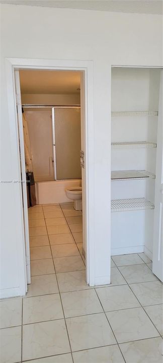 For Sale: $150,000 (1 beds, 1 baths, 740 Square Feet)