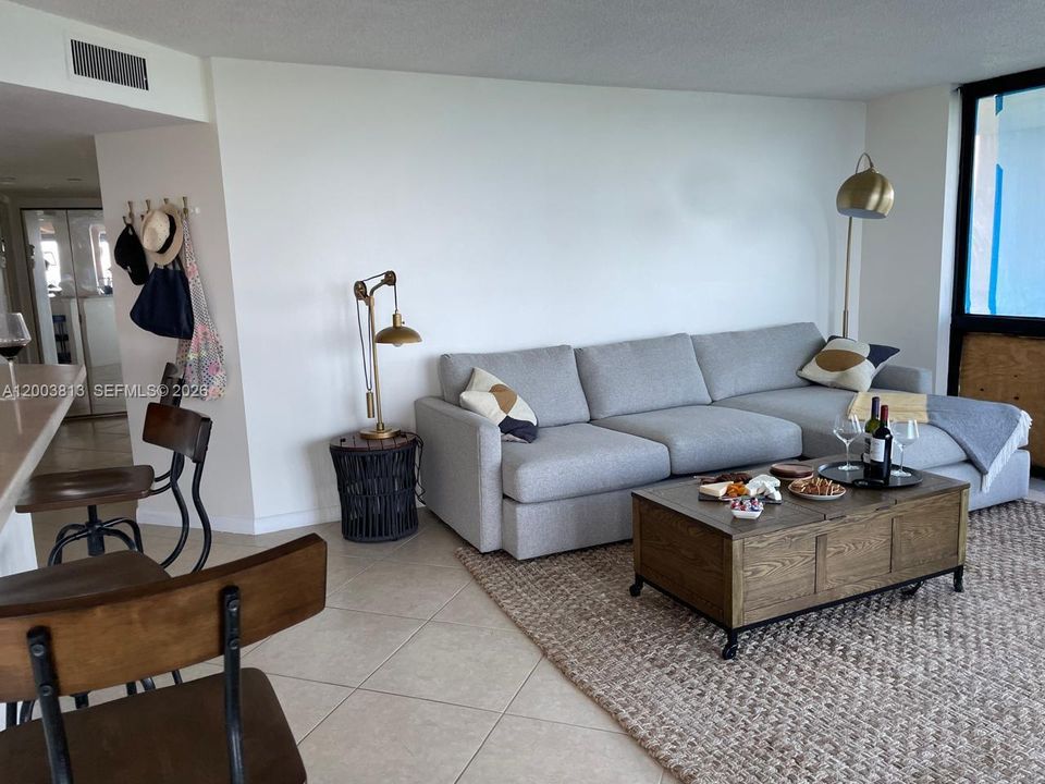 For Rent: $3,600 (2 beds, 2 baths, 1439 Square Feet)