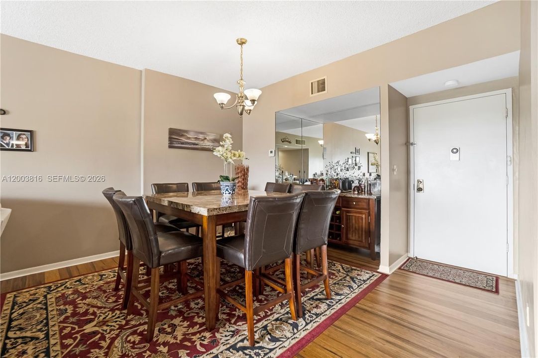 Active With Contract: $152,999 (2 beds, 2 baths, 1132 Square Feet)