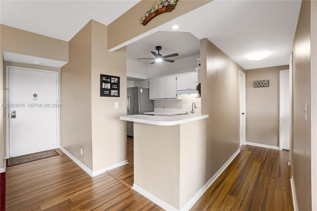 Active With Contract: $152,999 (2 beds, 2 baths, 1132 Square Feet)