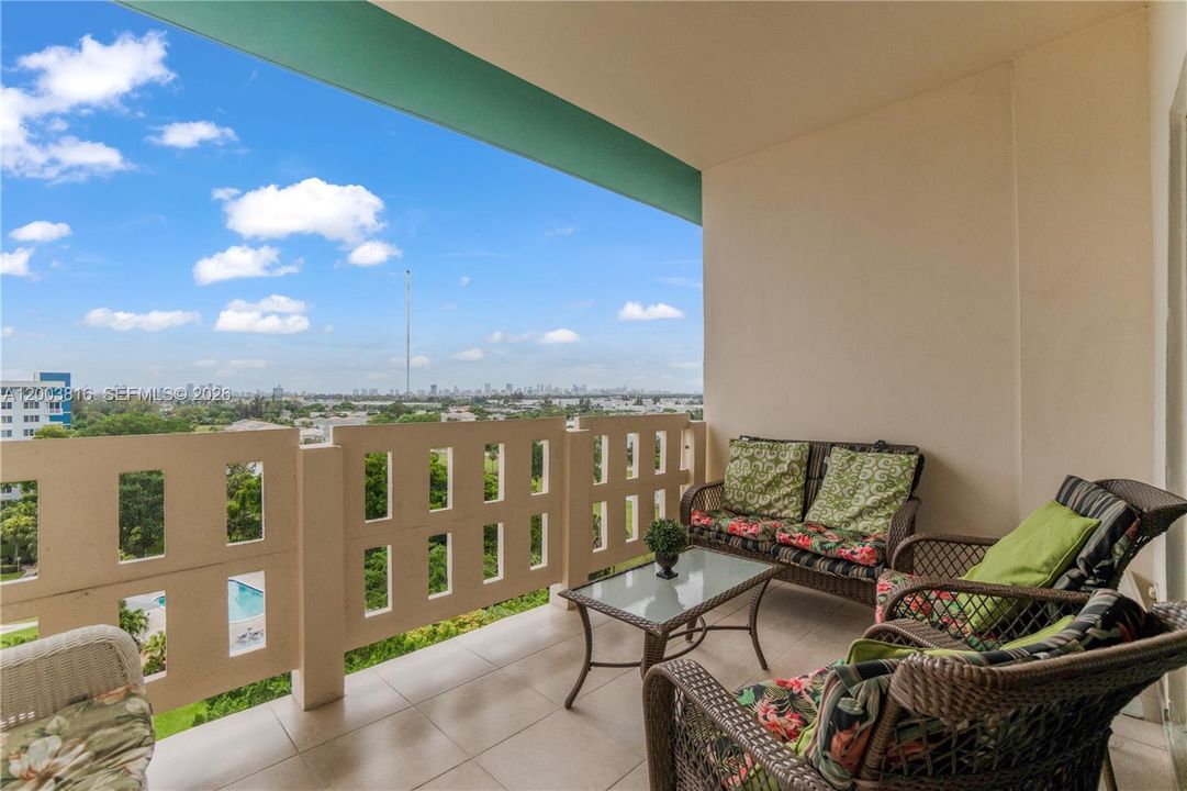 Active With Contract: $152,999 (2 beds, 2 baths, 1132 Square Feet)