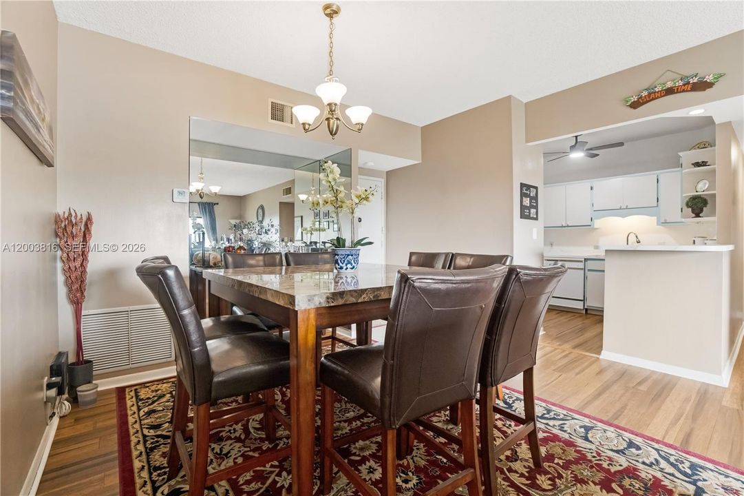 Active With Contract: $152,999 (2 beds, 2 baths, 1132 Square Feet)