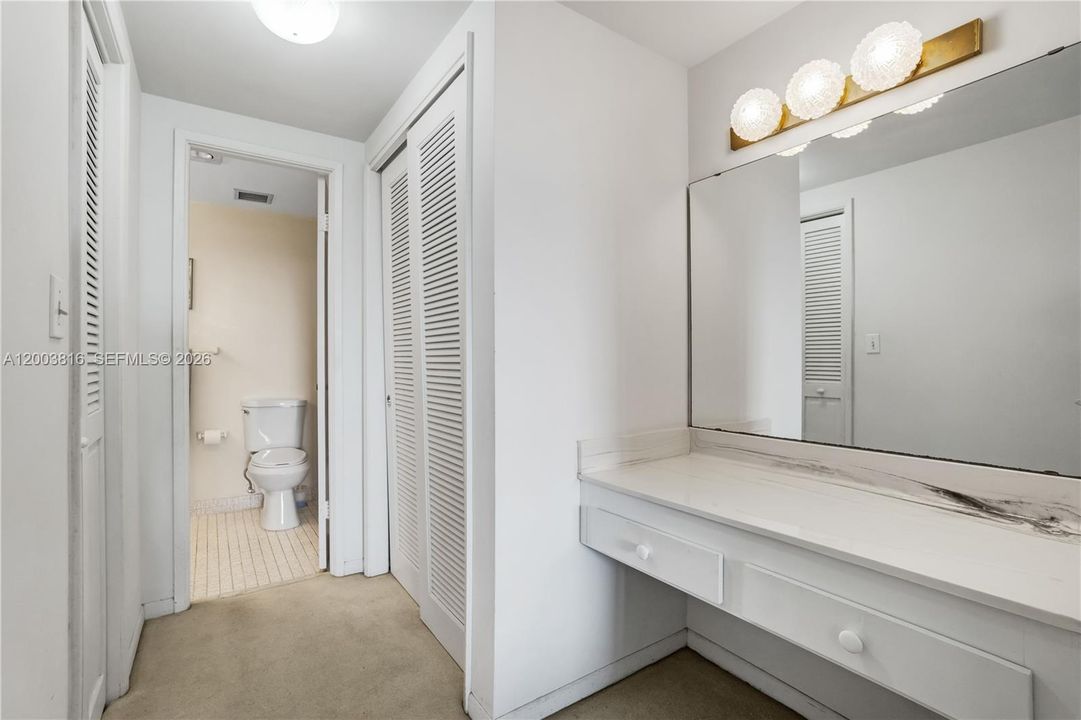 Active With Contract: $152,999 (2 beds, 2 baths, 1132 Square Feet)