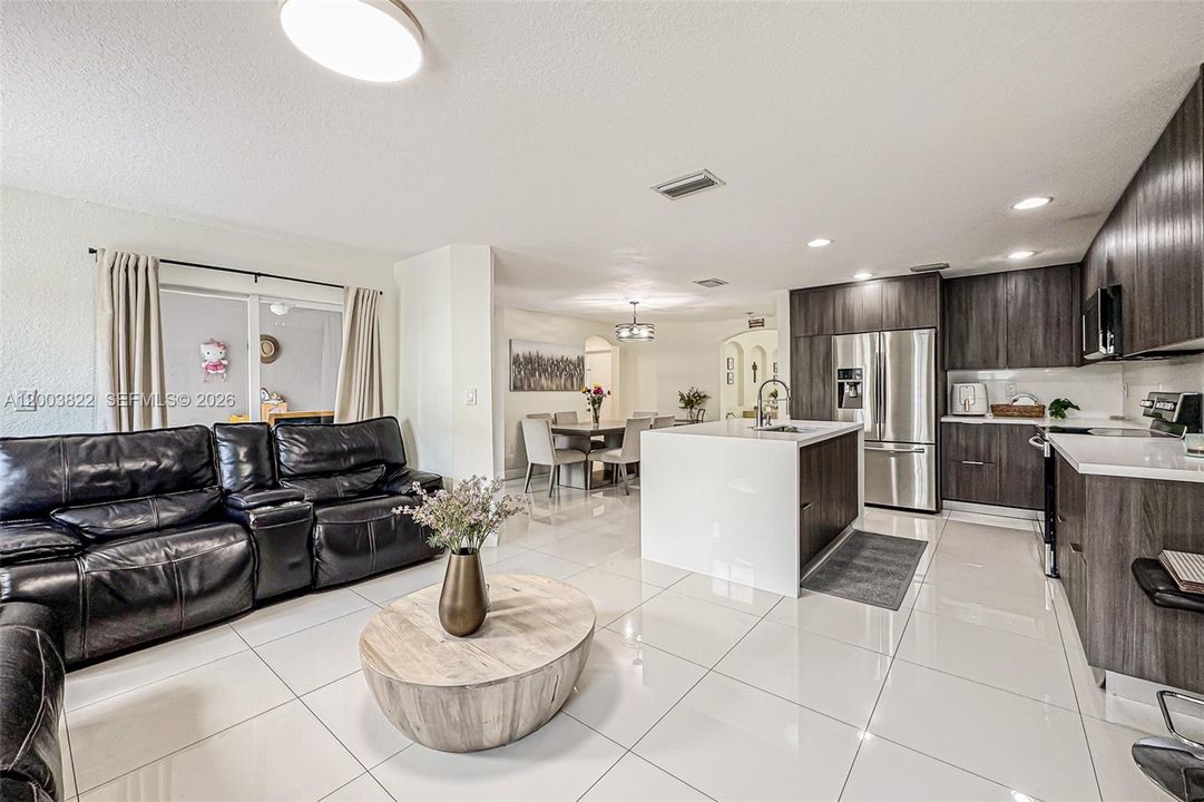 Active With Contract: $550,000 (3 beds, 2 baths, 1753 Square Feet)