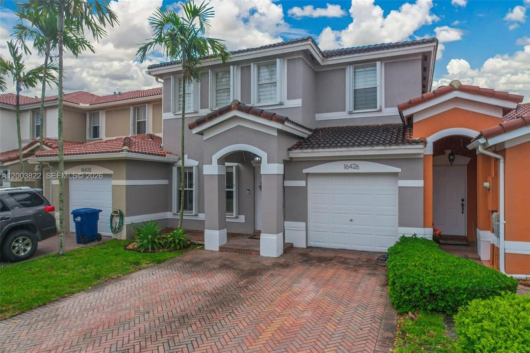 Active With Contract: $550,000 (3 beds, 2 baths, 1753 Square Feet)
