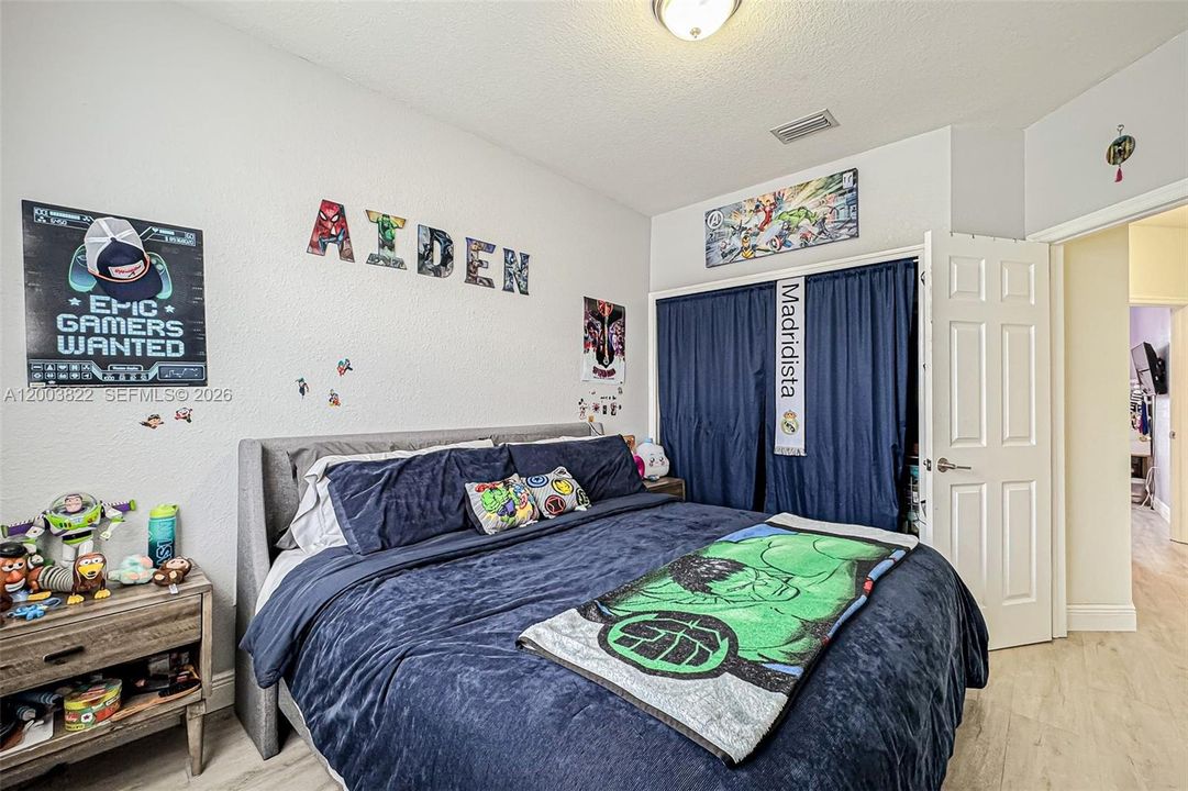 Active With Contract: $550,000 (3 beds, 2 baths, 1753 Square Feet)