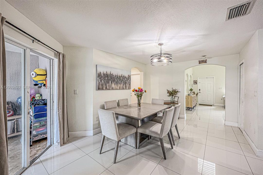 Active With Contract: $550,000 (3 beds, 2 baths, 1753 Square Feet)