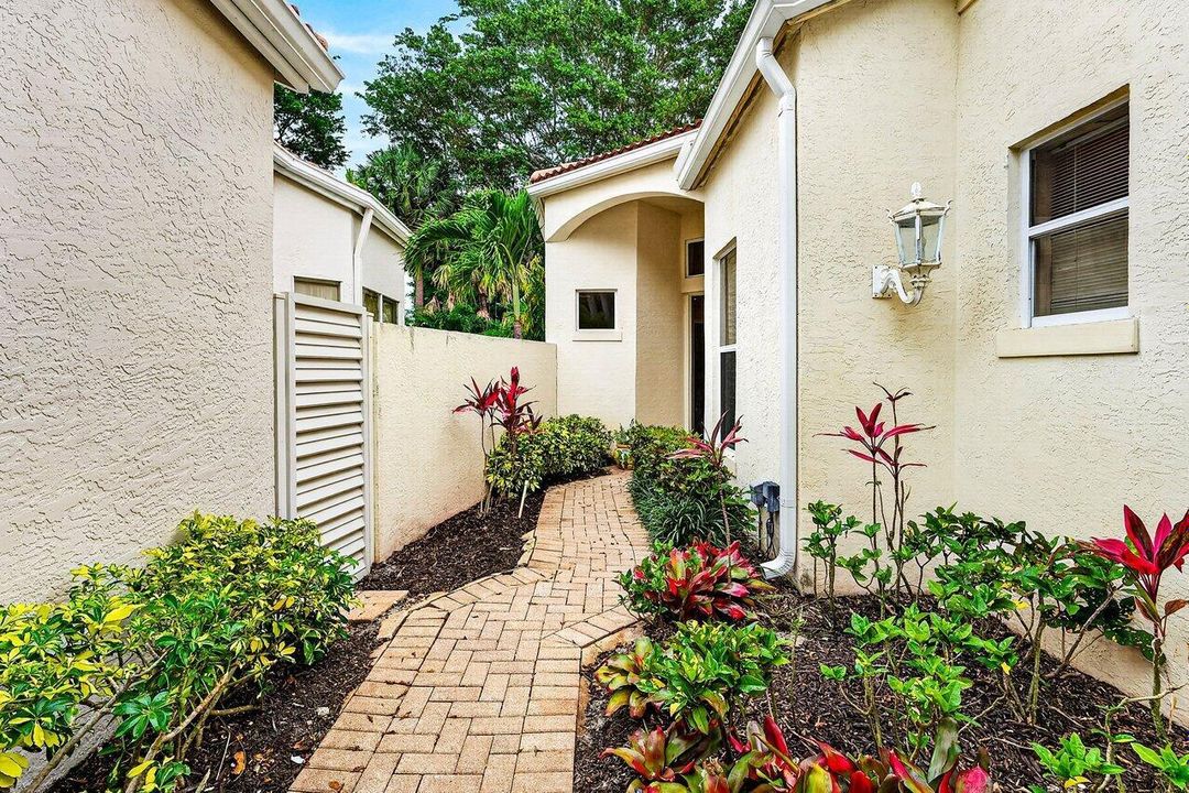 Private Entryway
