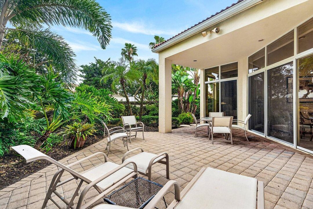 Oversized Private Outdoor Patio