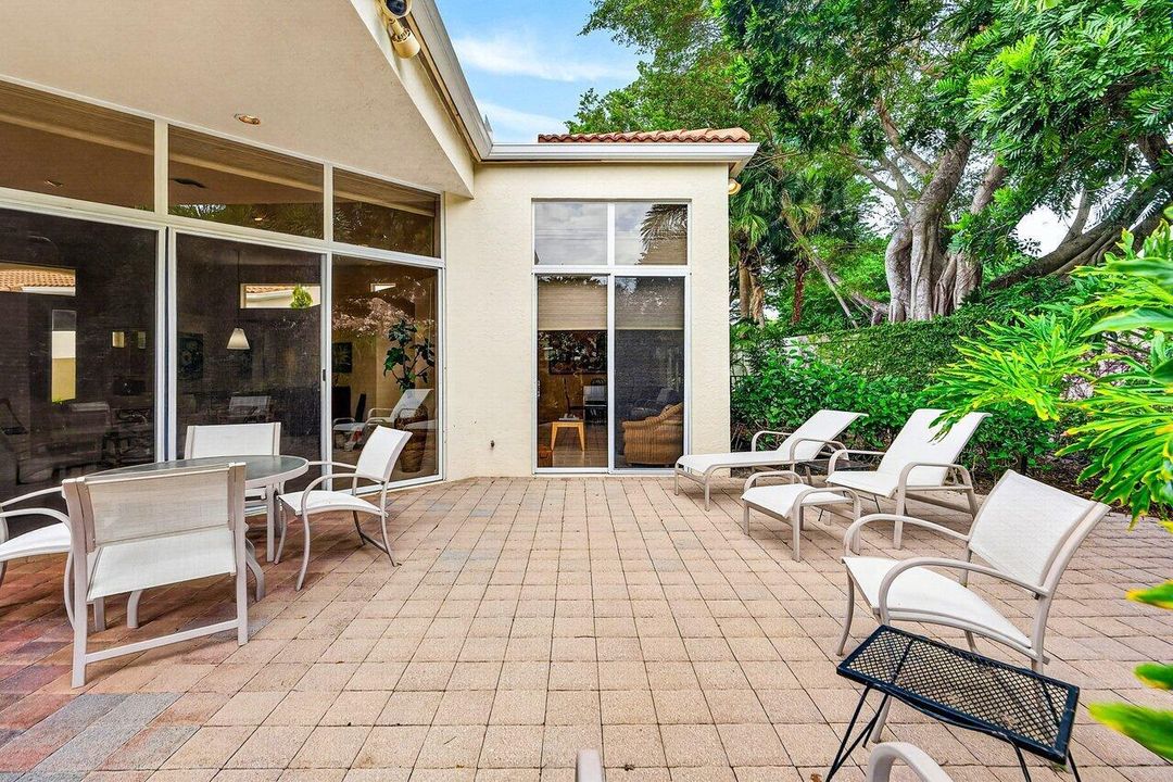 Oversized Private Outdoor Patio