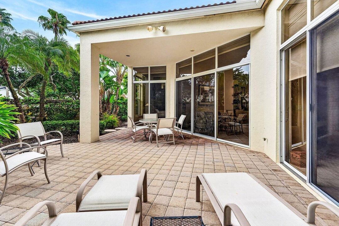 Oversized Private Outdoor Patio