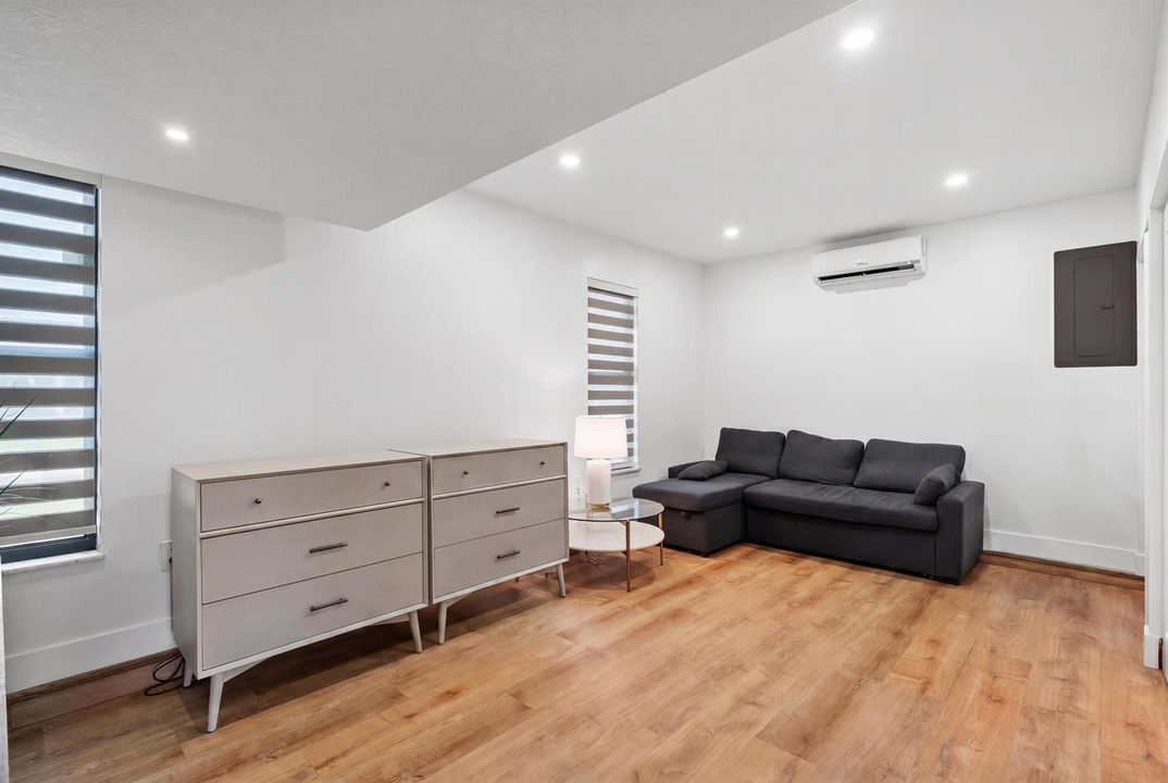 4th bedroom/office/playroom