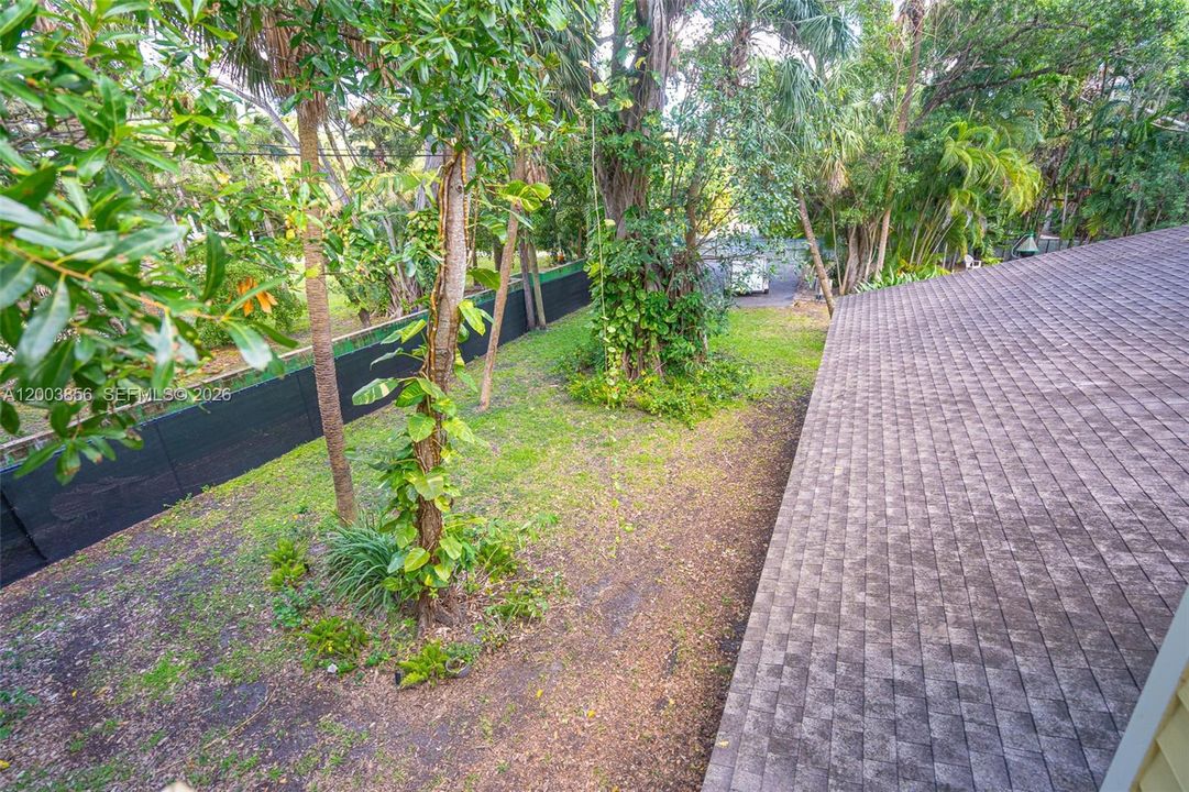 For Sale: $2,440,000 (7 beds, 6 baths, 5775 Square Feet)