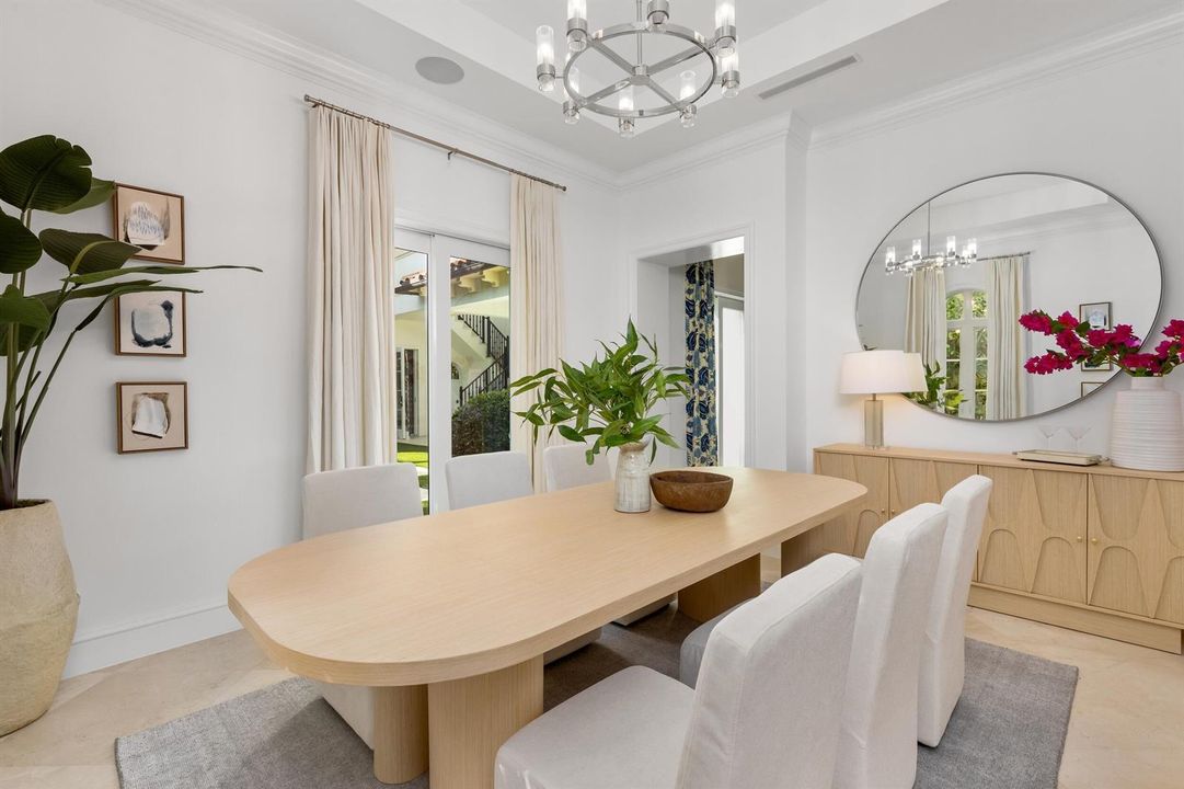 9 Dining 1