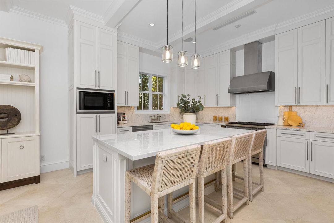 10 Kitchen 1