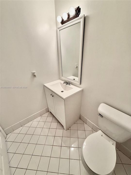 Activo con contrato: $2,700 (2 camas, 2 baños, 1123 Pies cuadrados)