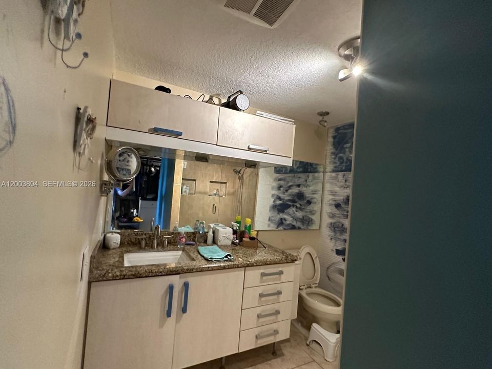 For Sale: $1,050,000 (2 beds, 2 baths, 1452 Square Feet)