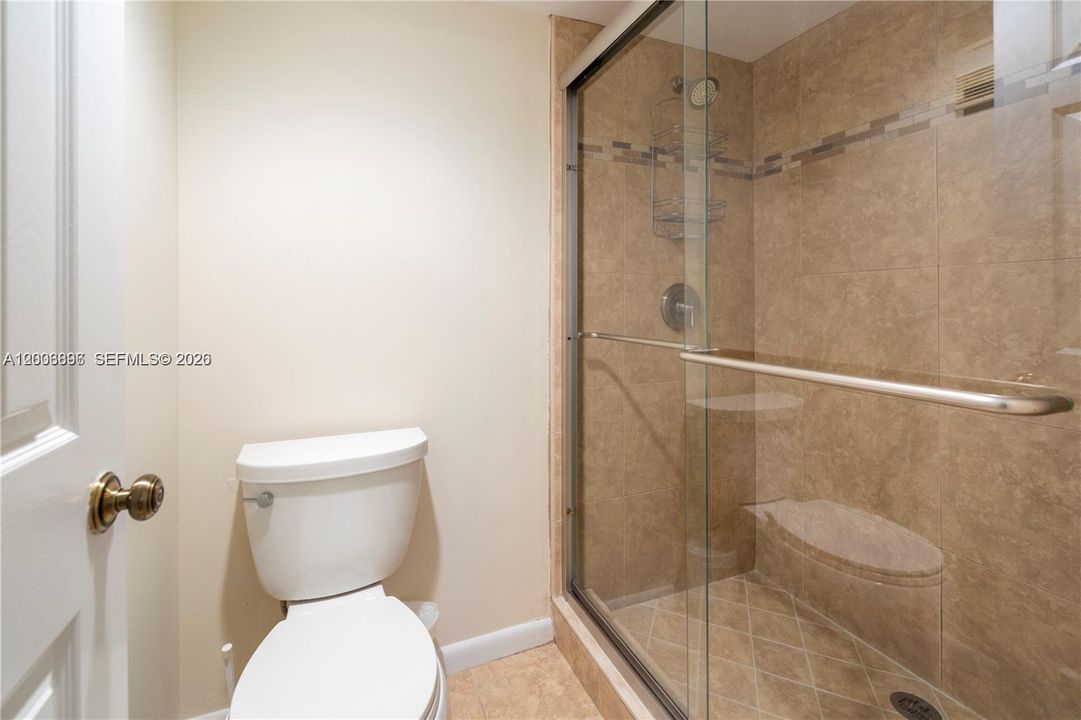 En Venta: $325,000 (2 camas, 2 baños, 1385 Pies cuadrados)