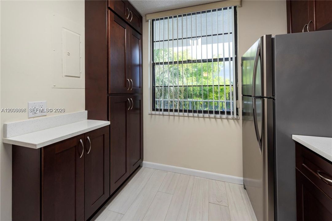 En Venta: $325,000 (2 camas, 2 baños, 1385 Pies cuadrados)