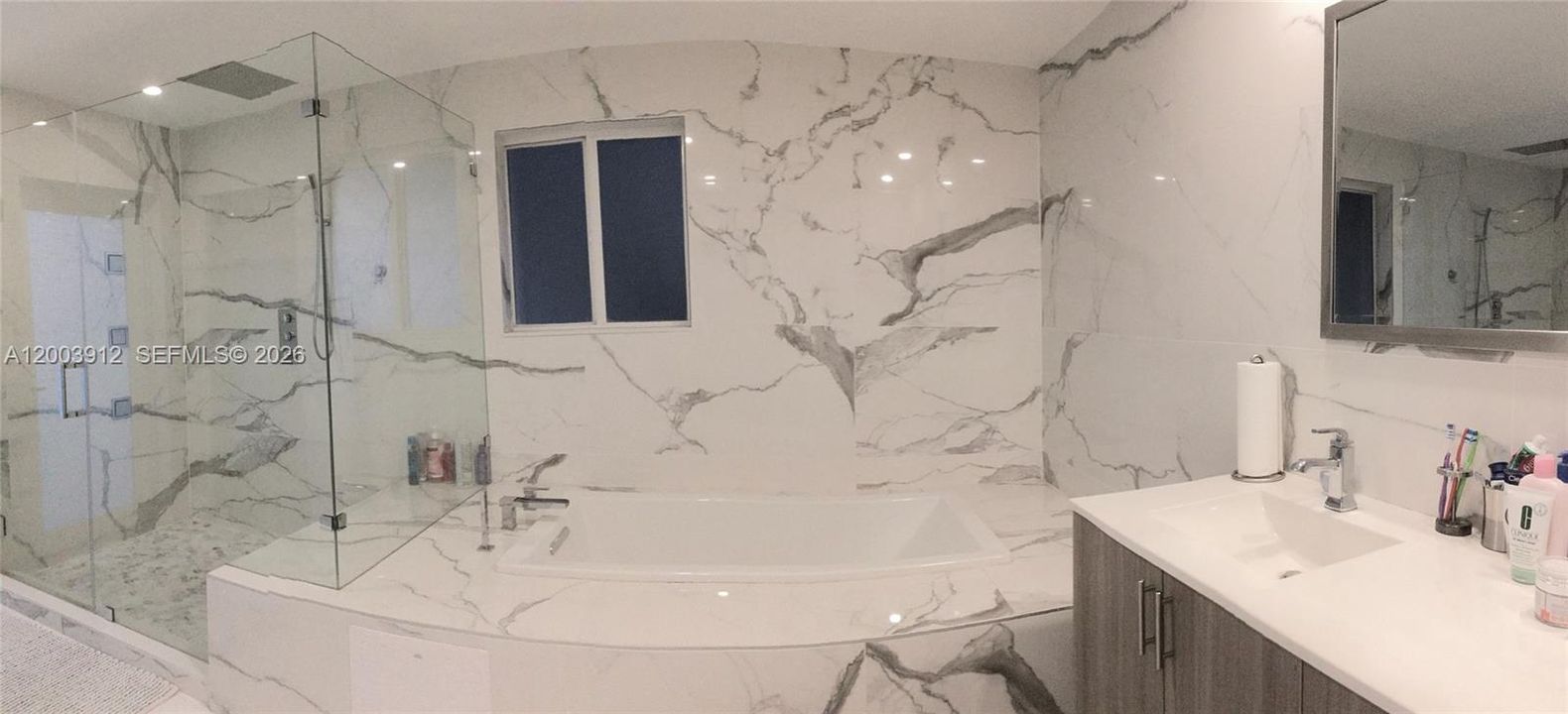 Недавно арендовано: $6,000 (5 спален, 3 ванн, 2472 Квадратных фут)